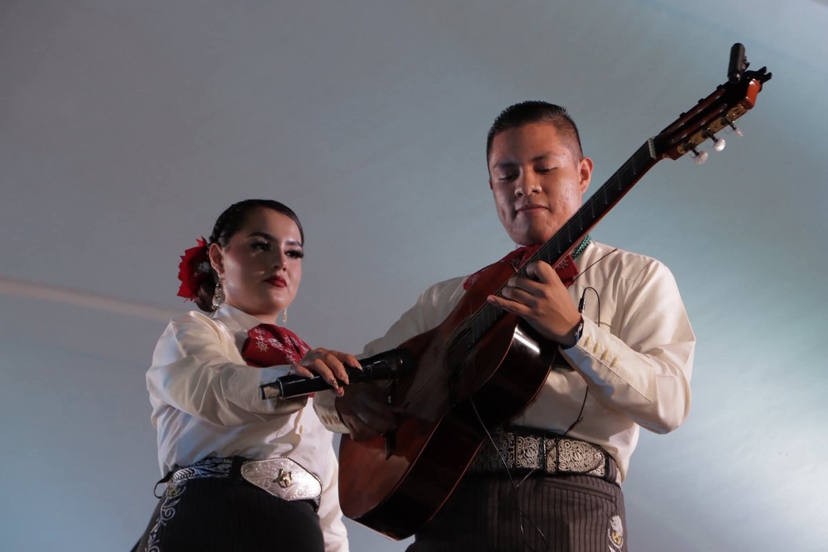 BANDA SINFÓNICA Y MARIACHI DE LA SECRETARÍA DE MARINA DELEITAN A LAS Y LOS CAMPECHANOS EN CONCIERTO CONMEMORATIVO