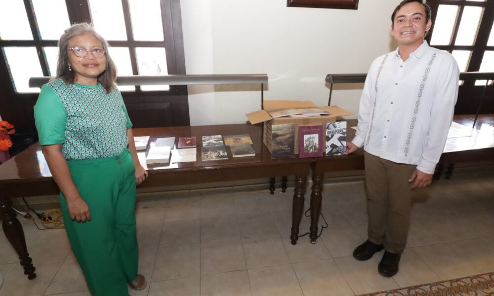 CECYTEC RECIBE IMPORTANTE LOTE DE LIBROS DEL ICAECAM PARA ENRIQUECER SUS BIBLIOTECAS