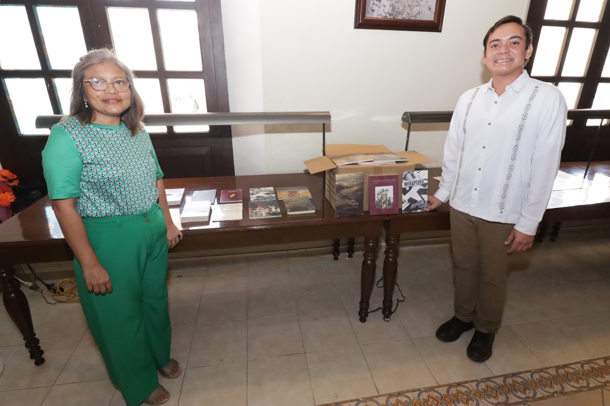 CECYTEC RECIBE IMPORTANTE LOTE DE LIBROS DEL ICAECAM PARA ENRIQUECER SUS BIBLIOTECAS