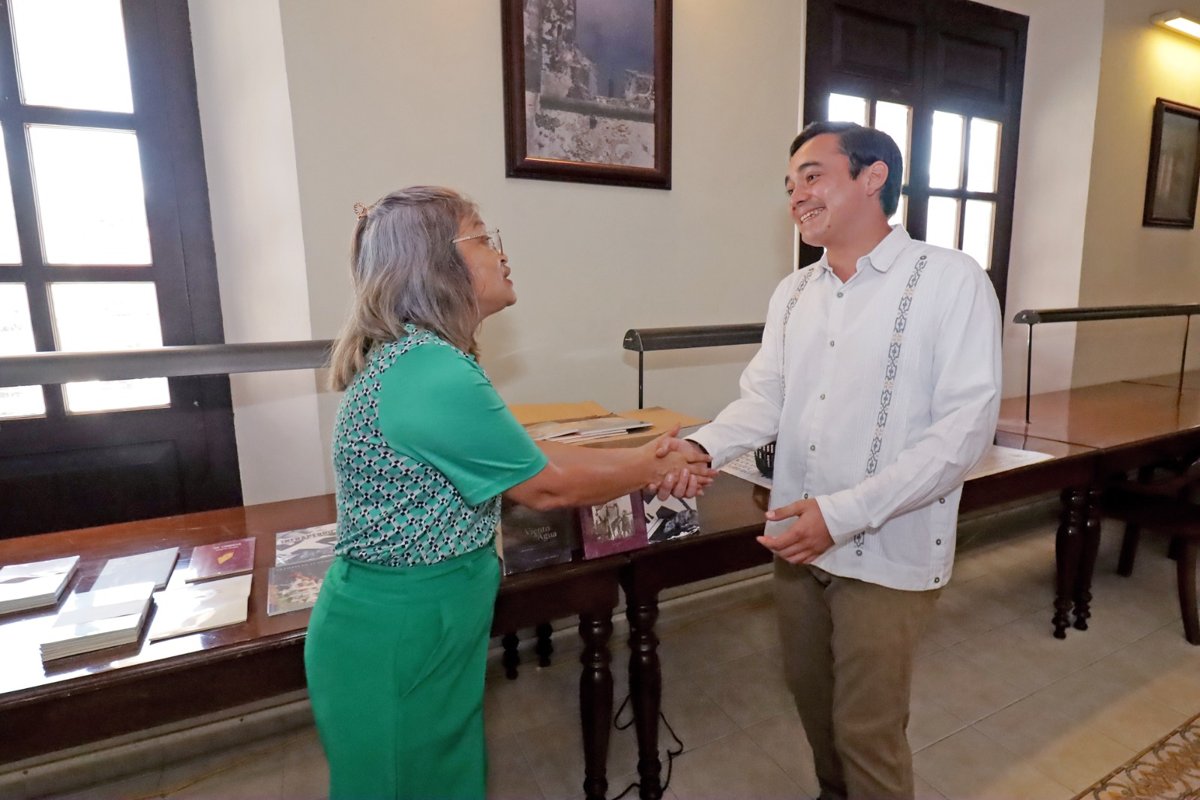 CECYTEC RECIBE IMPORTANTE LOTE DE LIBROS DEL ICAECAM PARA ENRIQUECER SUS BIBLIOTECAS