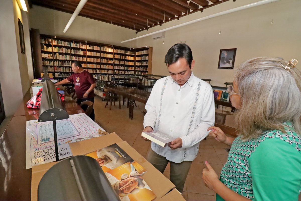 CECYTEC RECIBE IMPORTANTE LOTE DE LIBROS DEL ICAECAM PARA ENRIQUECER SUS BIBLIOTECAS