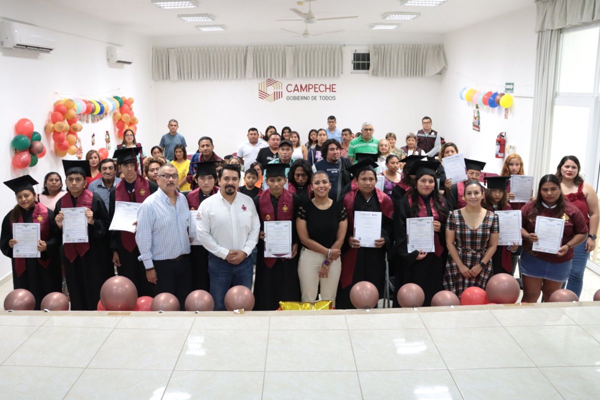 ENTREGA IEEA CONSTANCIAS DE ALFABETIZACIÓN, CERTIFICADOS DE PRIMARIA Y SECUNDARIA