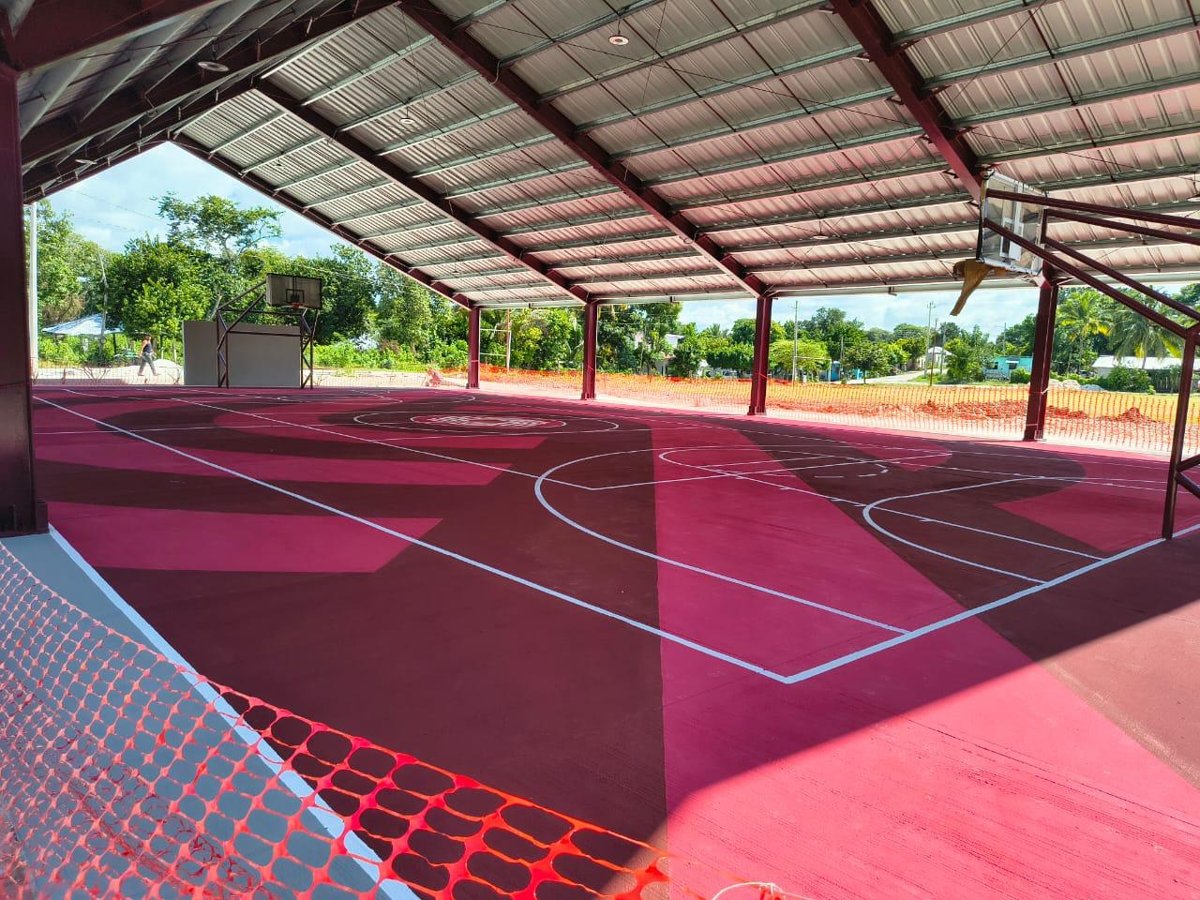 CONSTRUCCIÓN DE CANCHA TECHADA CON BAÑOS EN LA LOCALIDAD DE CENTENARIO, MUNICIPIO DE ESCÁRCEGA