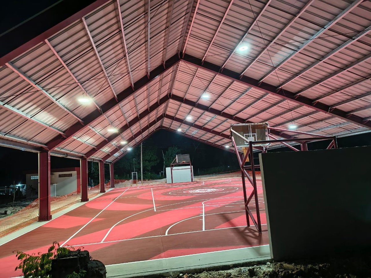 CONSTRUCCIÓN DE CANCHA TECHADA CON BAÑOS EN LA LOCALIDAD DE CENTENARIO, MUNICIPIO DE ESCÁRCEGA