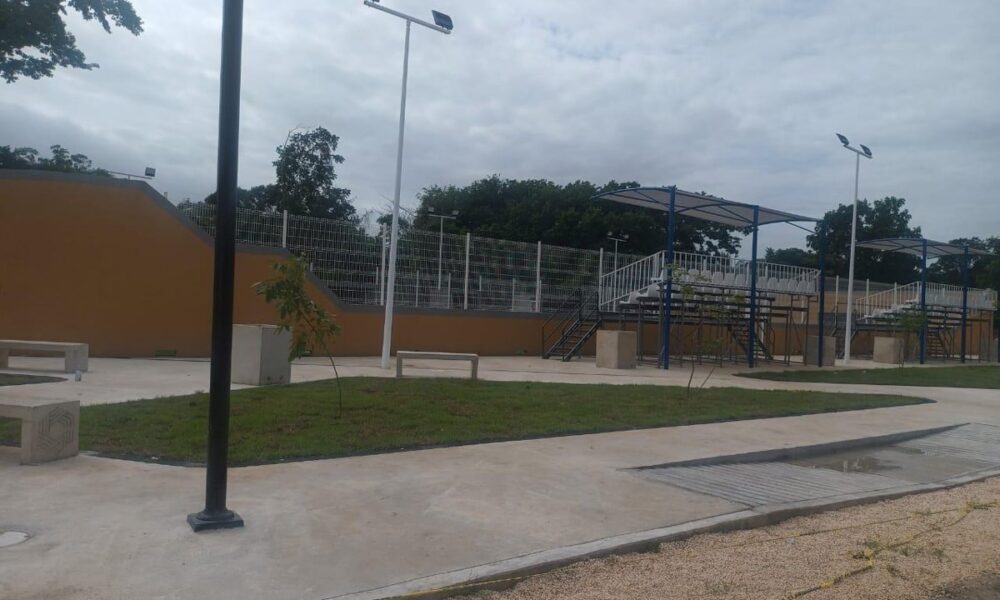 CONSTRUCCIÓN DE CANCHA DE FUTBOL RÁPIDO CON PASTO SINTÉTICO EN LA LOCALIDAD DE FELIPE CARRILLO PUERTO, MUNICIPIO DE CHAMPOTÓN