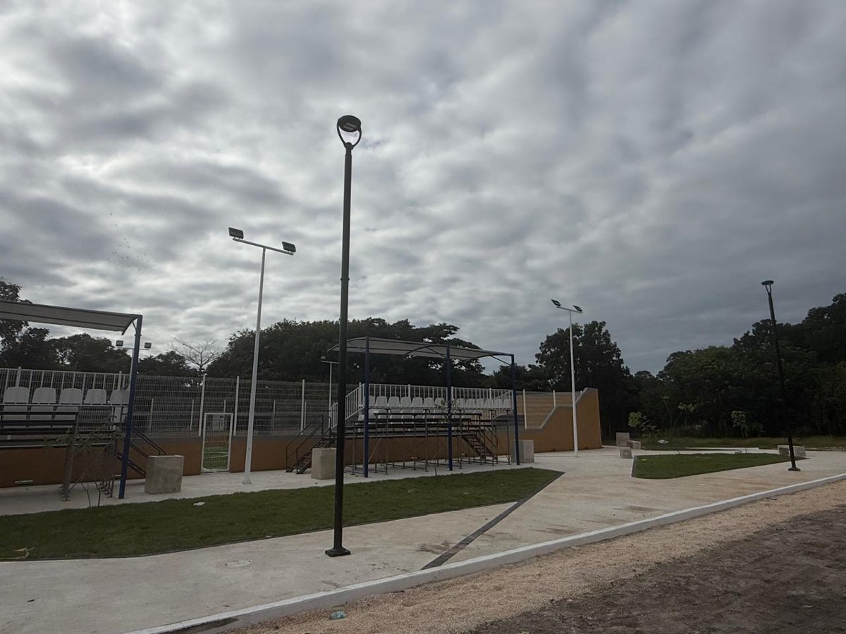 CONSTRUCCIÓN DE CANCHA DE FUTBOL RÁPIDO CON PASTO SINTÉTICO EN LA LOCALIDAD DE FELIPE CARRILLO PUERTO, MUNICIPIO DE CHAMPOTÓN