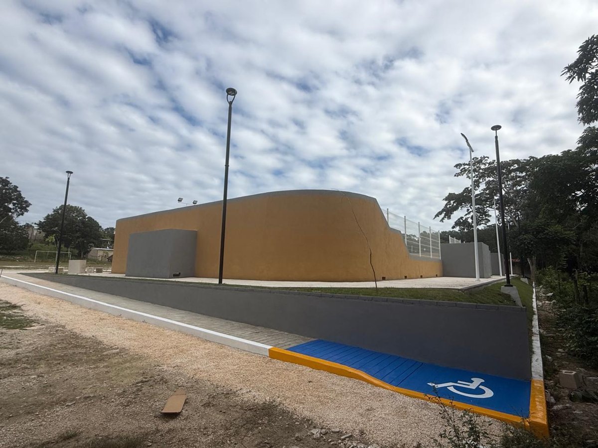 CONSTRUCCIÓN DE CANCHA DE FUTBOL RÁPIDO CON PASTO SINTÉTICO EN LA LOCALIDAD DE FELIPE CARRILLO PUERTO, MUNICIPIO DE CHAMPOTÓN