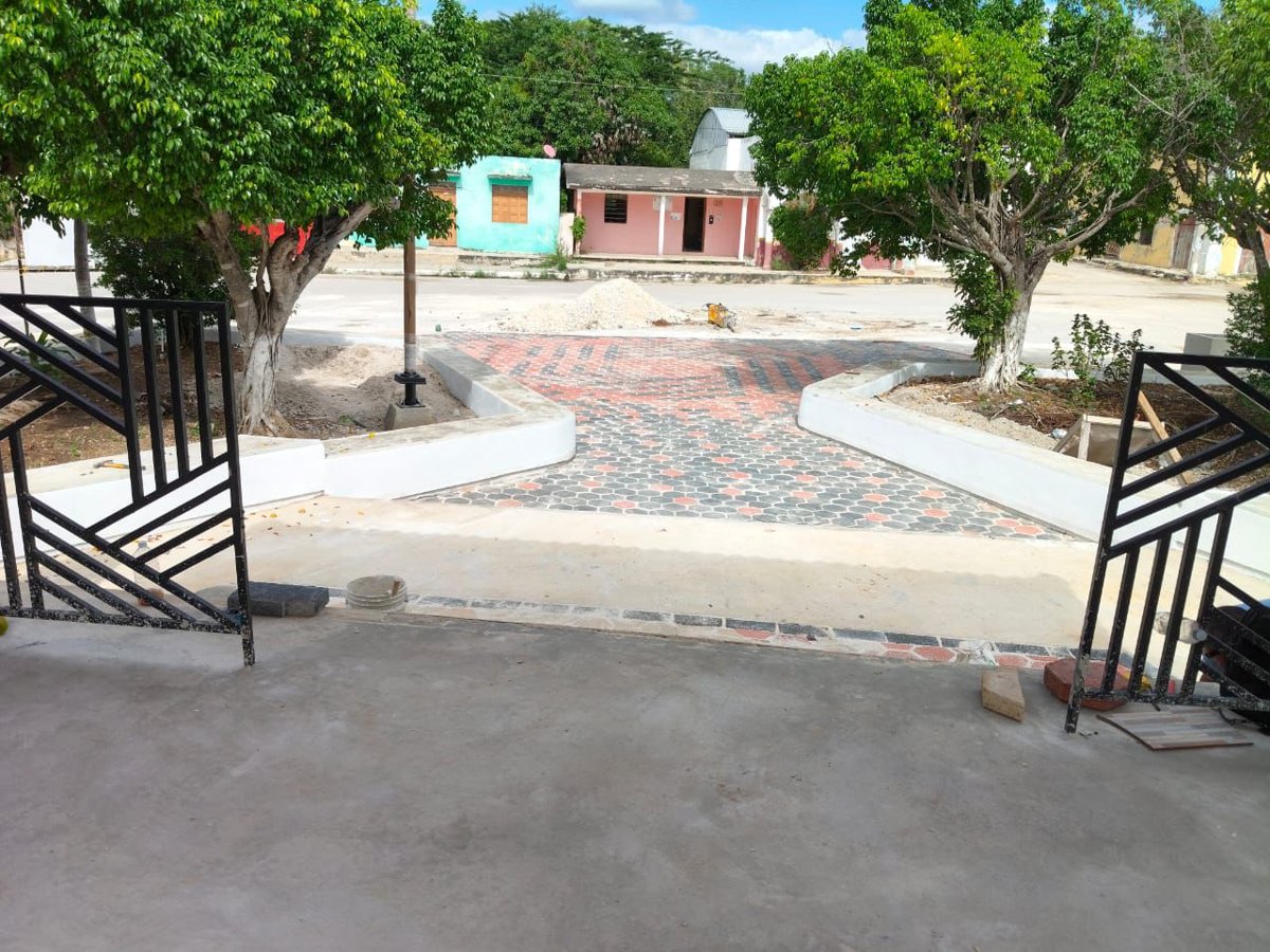 RECONSTRUCCIÓN DE PARQUE PRINCIPAL Y MANTENIMIENTO DE CANCHA EN LA LOCALIDAD DE HOOL, MUNICIPIO DE CHAMPOTÓN
