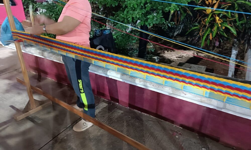 ICAT ACCIÓN MÓVIL DZIBALCHÉN BRINDA CURSO EN “URDIDO DE BOLSAS, BANQUILLOS Y HAMACA DE COLUMPIO”