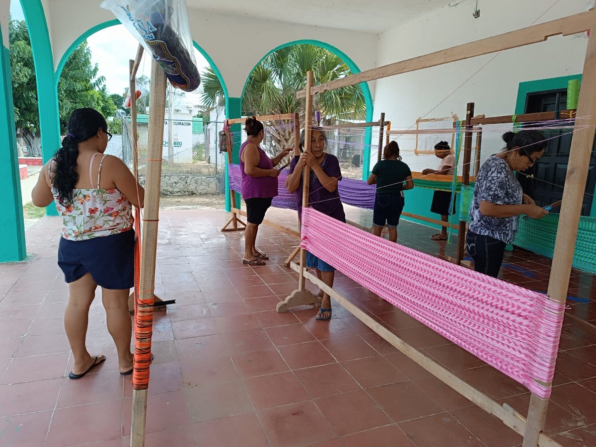 ICAT ACCIÓN MÓVIL DZIBALCHÉN BRINDA CURSO EN “URDIDO DE BOLSAS, BANQUILLOS Y HAMACA DE COLUMPIO”