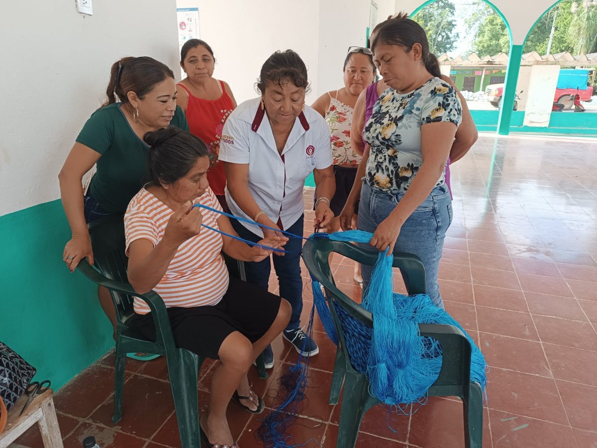 ICAT ACCIÓN MÓVIL DZIBALCHÉN BRINDA CURSO EN “URDIDO DE BOLSAS, BANQUILLOS Y HAMACA DE COLUMPIO”