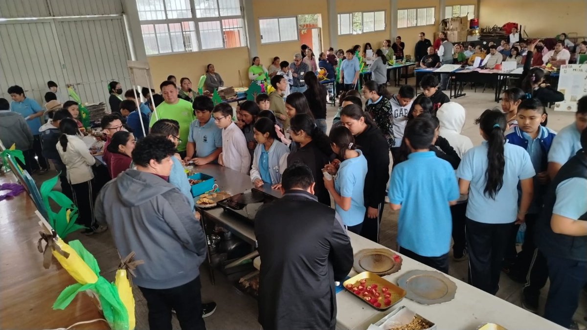 PARTICIPACIÓN DEL ICAT ACCIÓN MÓVIL SEYBAPLAYA EN LA “FERIA AGRÍCOLA Y DE SALUD MESOAMERICANA” DE LA ESCUELA SECUNDARIA TÉCNICA #11