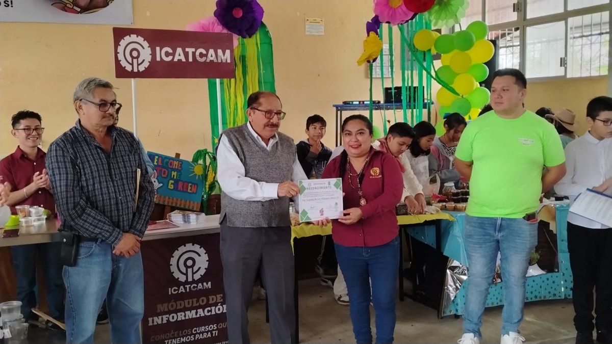 PARTICIPACIÓN DEL ICAT ACCIÓN MÓVIL SEYBAPLAYA EN LA “FERIA AGRÍCOLA Y DE SALUD MESOAMERICANA” DE LA ESCUELA SECUNDARIA TÉCNICA #11