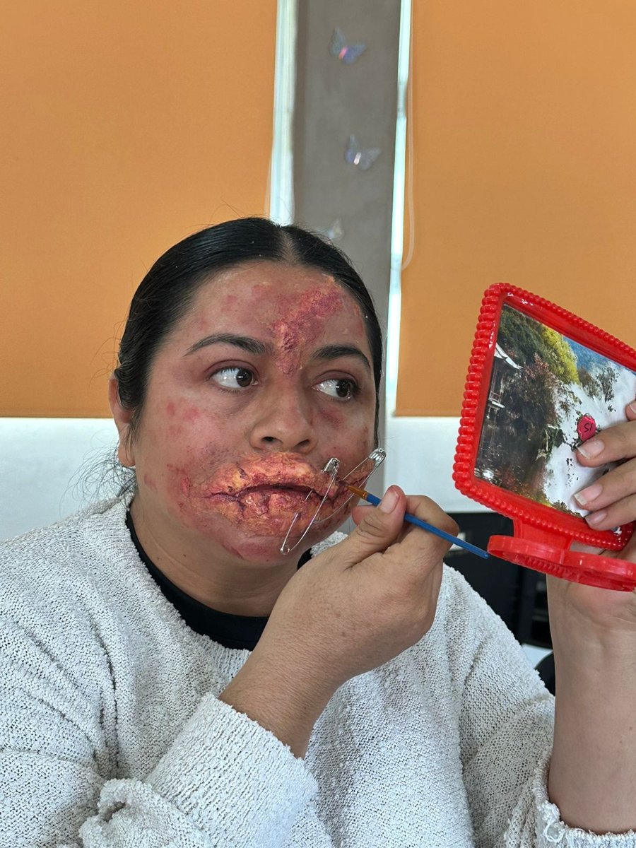 ICAT PLANTEL XPUJIL IMPARTE CURSO “MAQUILLAJE DE FANTASÍA”