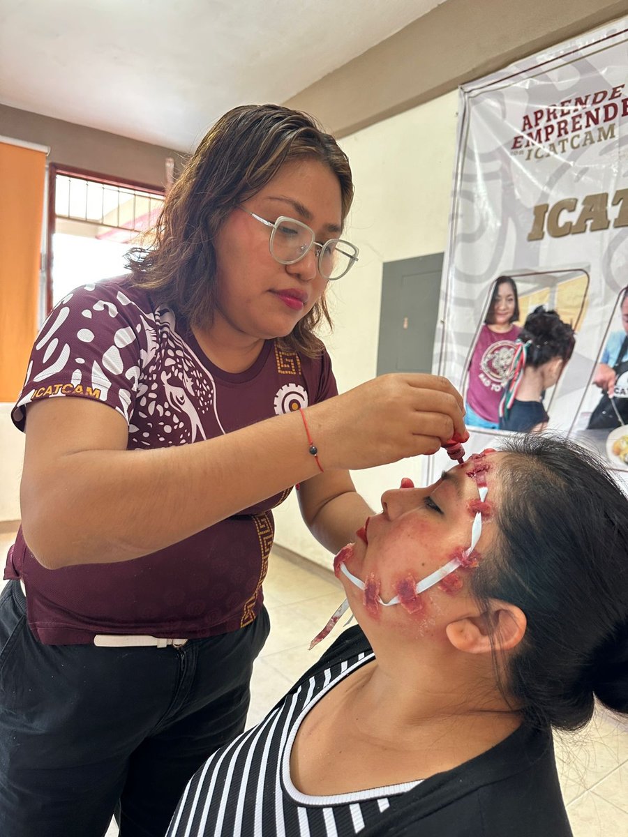 ICAT PLANTEL XPUJIL IMPARTE CURSO “MAQUILLAJE DE FANTASÍA”