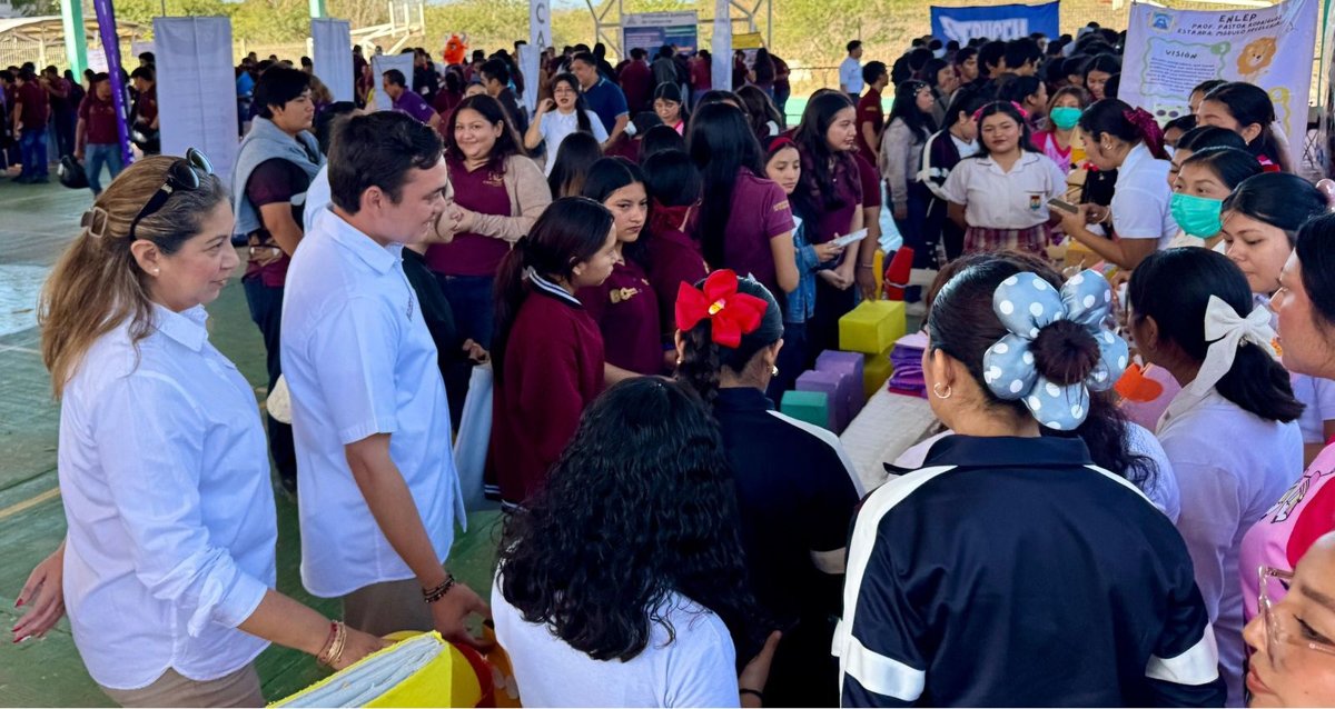 CECYTEC IMPULSA EL FUTURO PROFESIONAL DE LAS Y LOS JÓVENES DEL PLANTEL POMUCH EN LA FERIA VOCACIONAL 2026