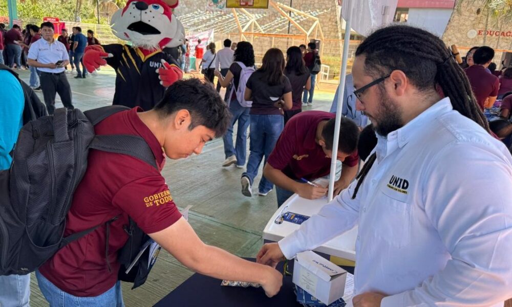 CECYTEC IMPULSA EL FUTURO PROFESIONAL DE LAS Y LOS JÓVENES DEL PLANTEL POMUCH EN LA FERIA VOCACIONAL 2026