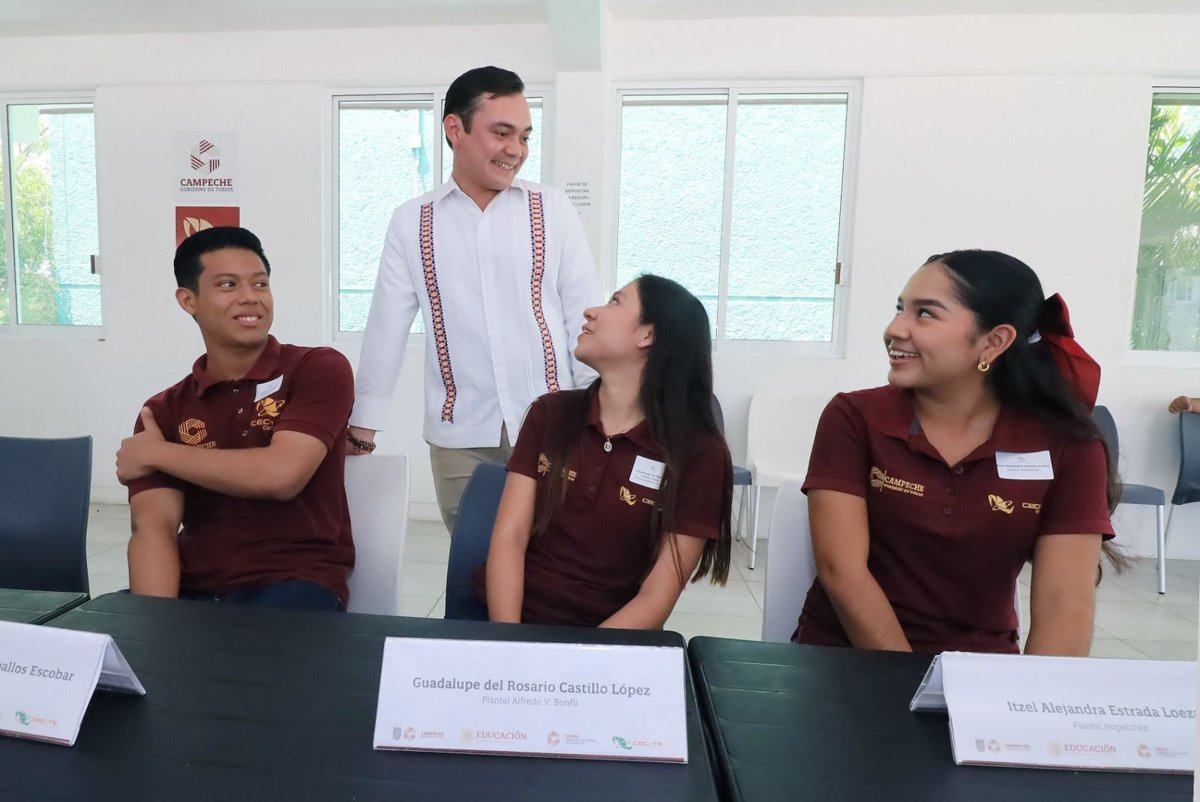 ESTUDIANTES DEL CECYTEC LISTOS PARA TRANSFORMAR SU FUTURO EN INGLATERRA