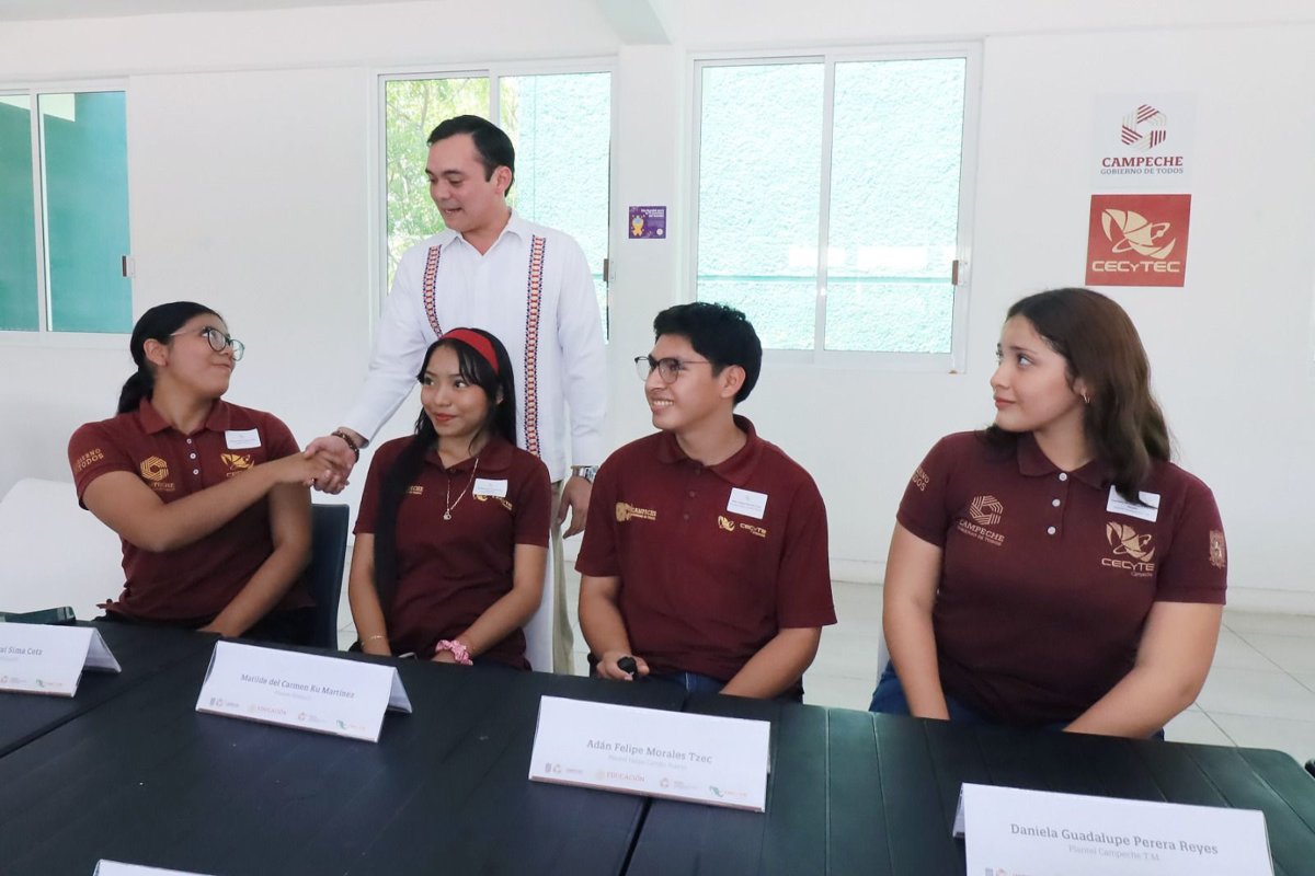 ESTUDIANTES DEL CECYTEC LISTOS PARA TRANSFORMAR SU FUTURO EN INGLATERRA