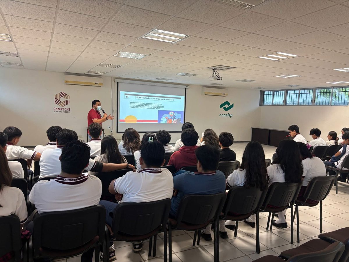 COESPO BRINDA PLATICA EN PLANTEL CAMPECHE