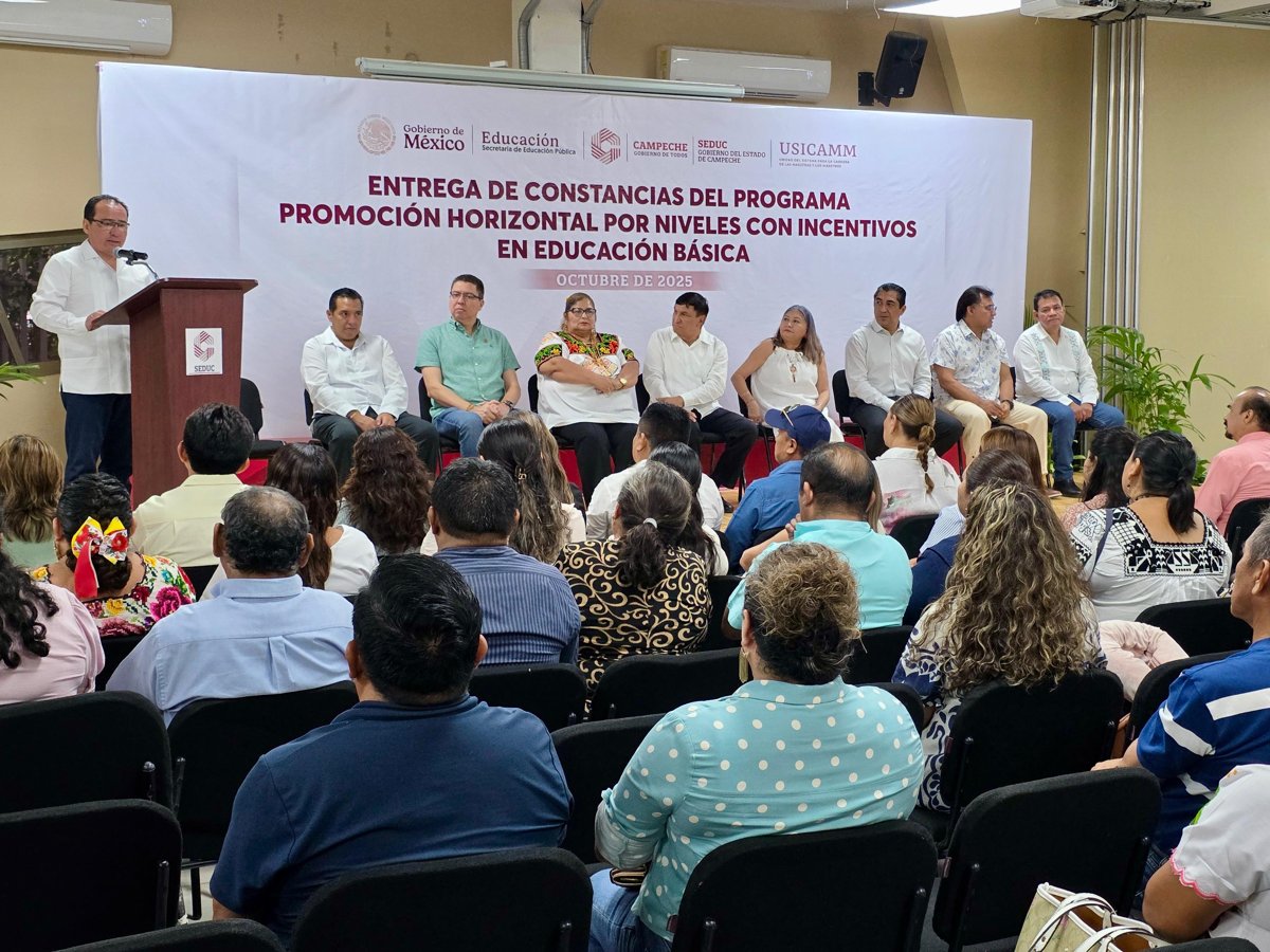 ENTREGA SEDUC CONSTANCIAS A 239 DOCENTES BENEFICIADOS CON EL PROGRAMA DE PROMOCIÓN HORIZONTAL
