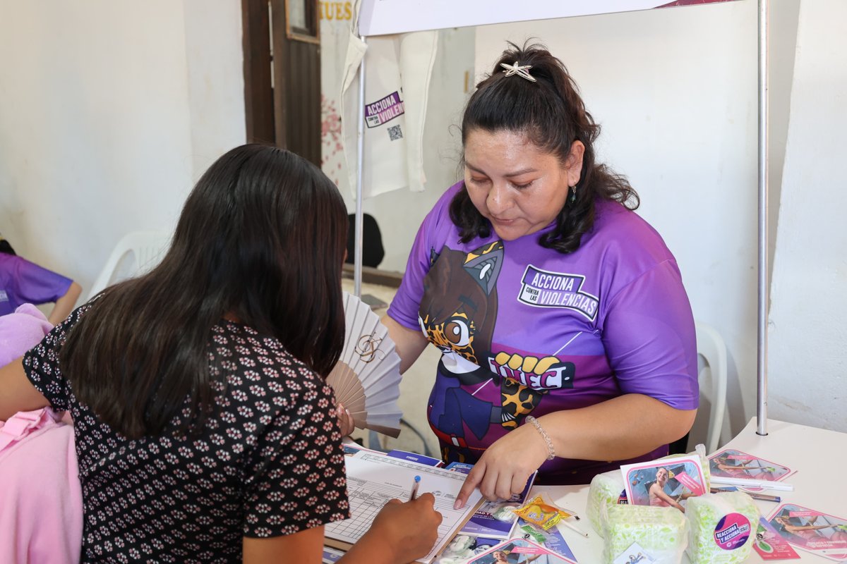 LA UNIDAD ITINERANTE “LA VIOLETA” BRINDA 156 SERVICIOS GRATUITOS A MUJERES