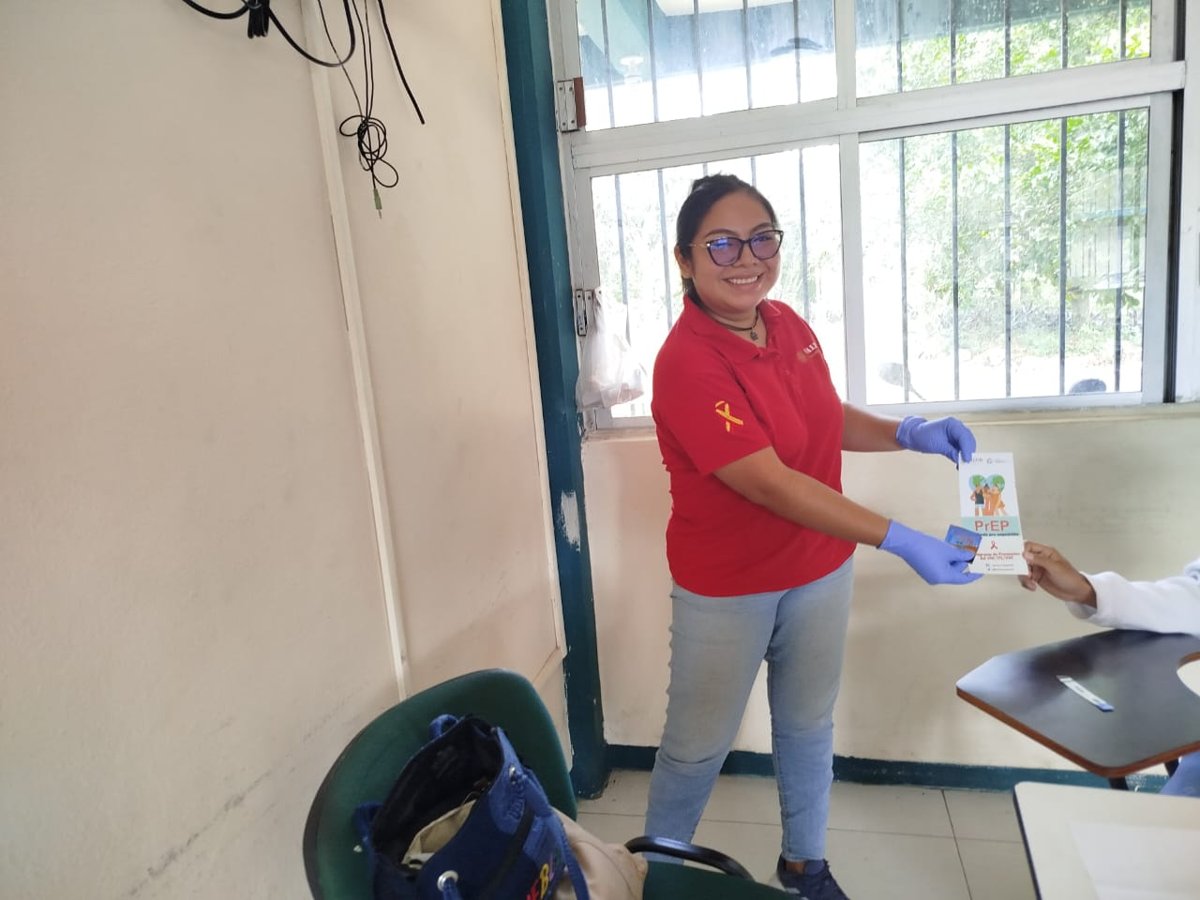 PREVÉN EL VIH EN SITIOS PÚBLICOS Y ESCUELAS