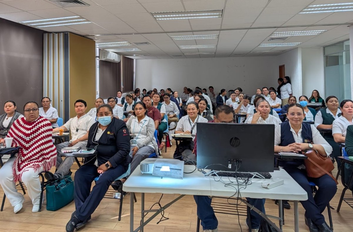 ACTUALIZAN A PERSONAL VACUNADOR DEL SECTOR SALUD SOBRE LA CADENA DE FRÍO