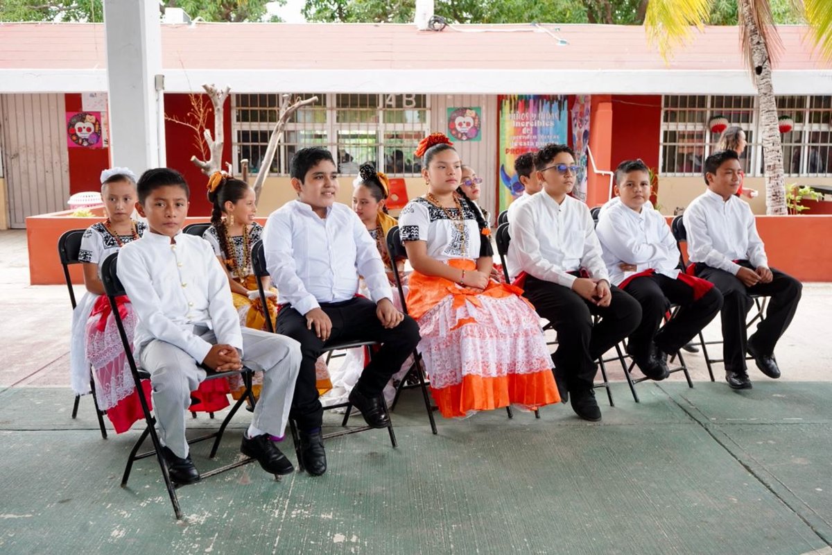 PARTICIPAN ALUMNOS DE PRIMARIA EN JORNADA DE DECLAMACIÓN POR EL MES DE LA CAMPECHANIDAD
