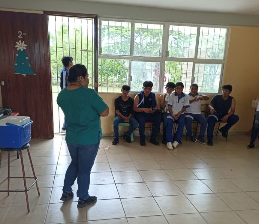 CAPACITAN A POBLACIÓN DE COMUNIDADES RURALES EN PREVENCIÓN DE ENFERMEDADES