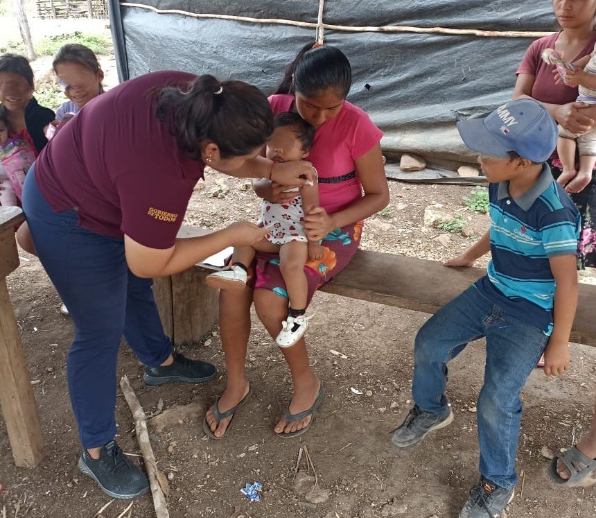 CAPACITAN A POBLACIÓN DE COMUNIDADES RURALES EN PREVENCIÓN DE ENFERMEDADES