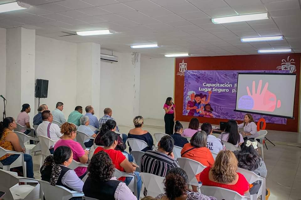 LOS CENTROS DE DESARROLLO PARA LAS MUJERES Y SUS TRES EJES DE ACCIÓN