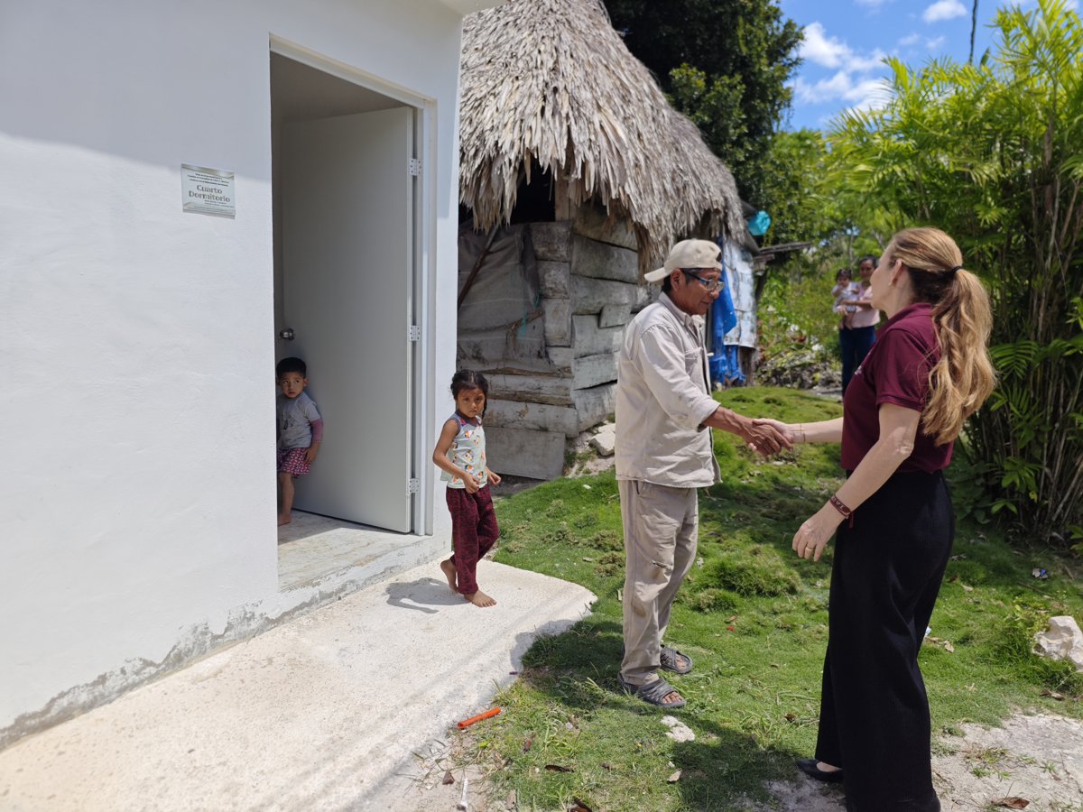LAS COMUNIDADES DE CALAKMUL RECIBEN LOS PROGRAMAS DE PISO FIRME, TECHO FIRME Y RECÁMARA ADICIONAL