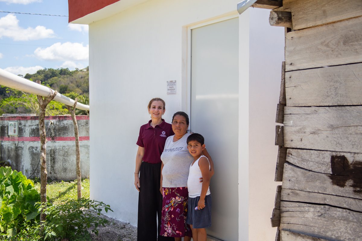 LAS COMUNIDADES DE CALAKMUL RECIBEN LOS PROGRAMAS DE PISO FIRME, TECHO FIRME Y RECÁMARA ADICIONAL
