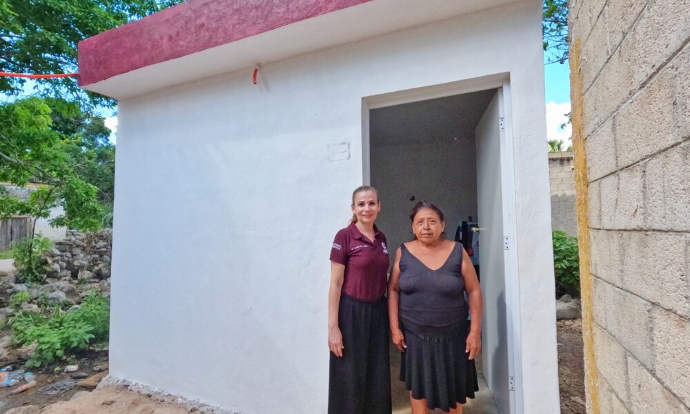 ENTREGAN ACCIONES DE MEJORAMIENTO Y AMPLIACIÓN A LA VIVIENDA EN EL MUNICIPIO DE CALKINÍ