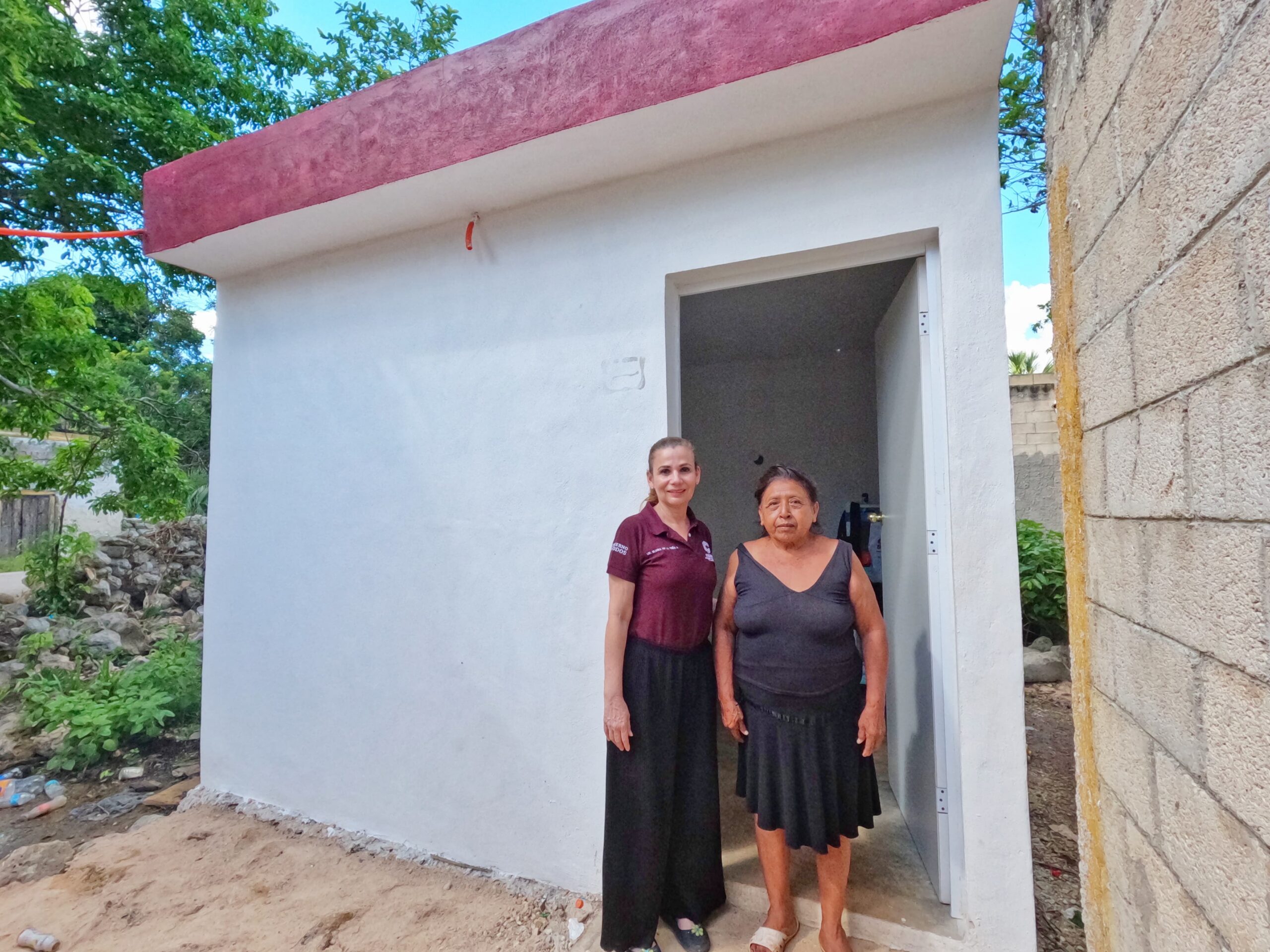 ENTREGAN ACCIONES DE MEJORAMIENTO Y AMPLIACIÓN A LA VIVIENDA EN EL MUNICIPIO DE CALKINÍ