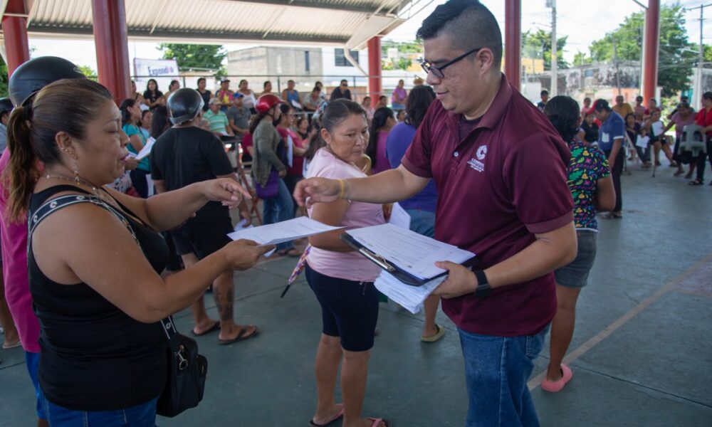 CODESVI ACERCA PROGRAMAS DE VIVIENDA Y ENTREGA APOYOS EN CALKINÍ