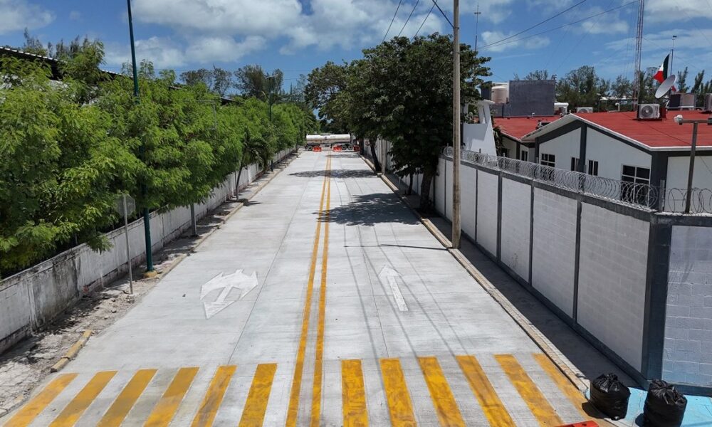 INVIERTE APICAM MÁS DE 2 MDP. EN PAVIMENTACIÓN DEL PUERTO ISLA DEL CARMEN