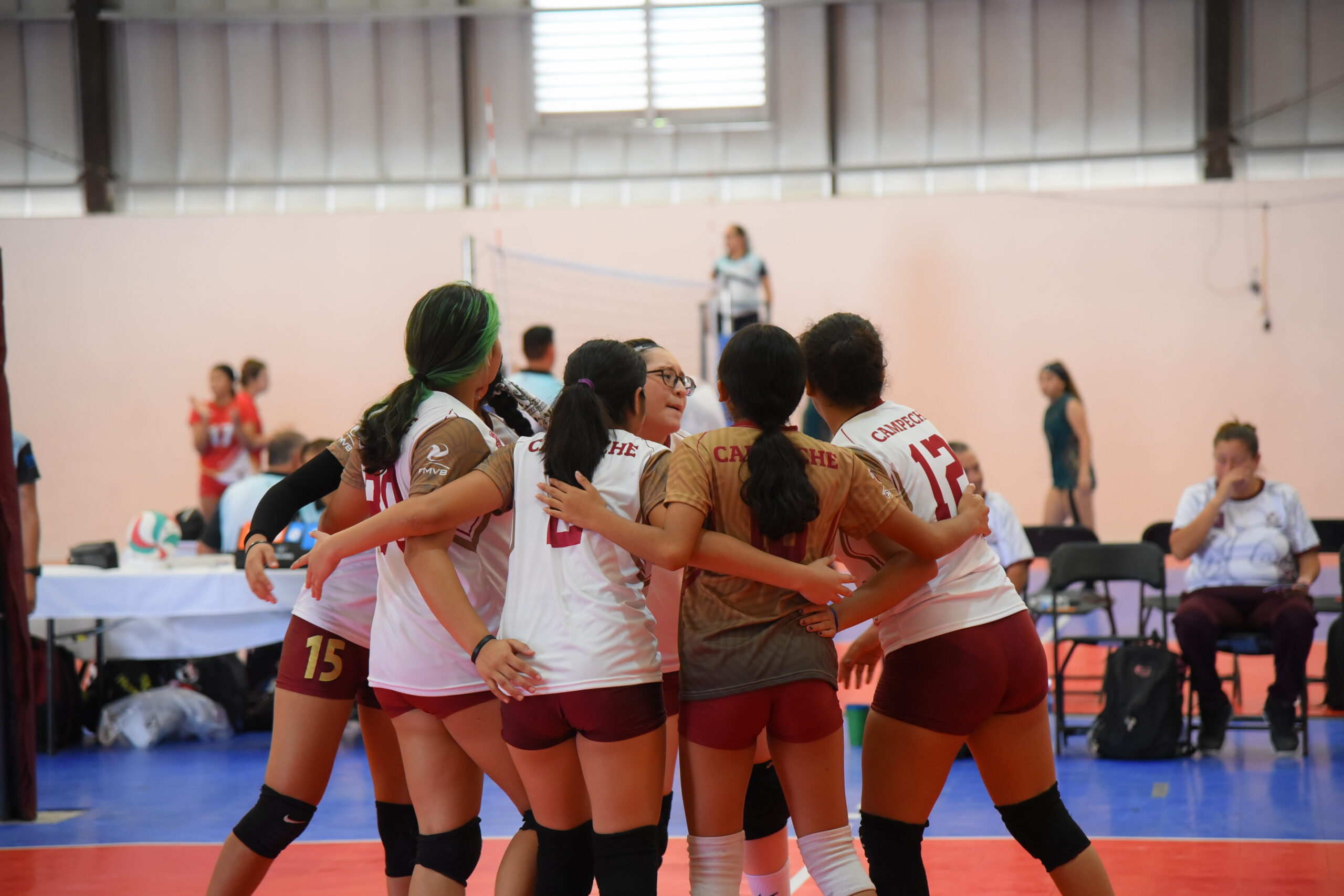 BUEN ARRANQUE DE CAMPECHE EN LOS NACIONALES CONADE DE VOLEIBOL DE SALA