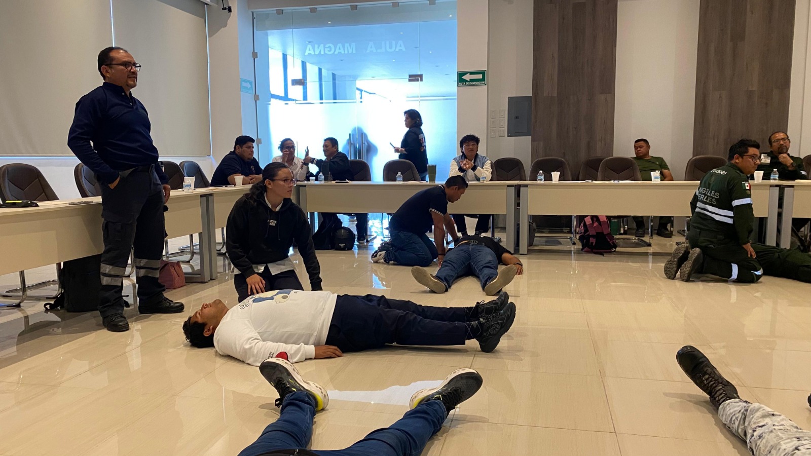 CAPACITAN A TRABAJADORES COMO PRIMEROS RESPONDIENTES ANTE EMERGENCIAS