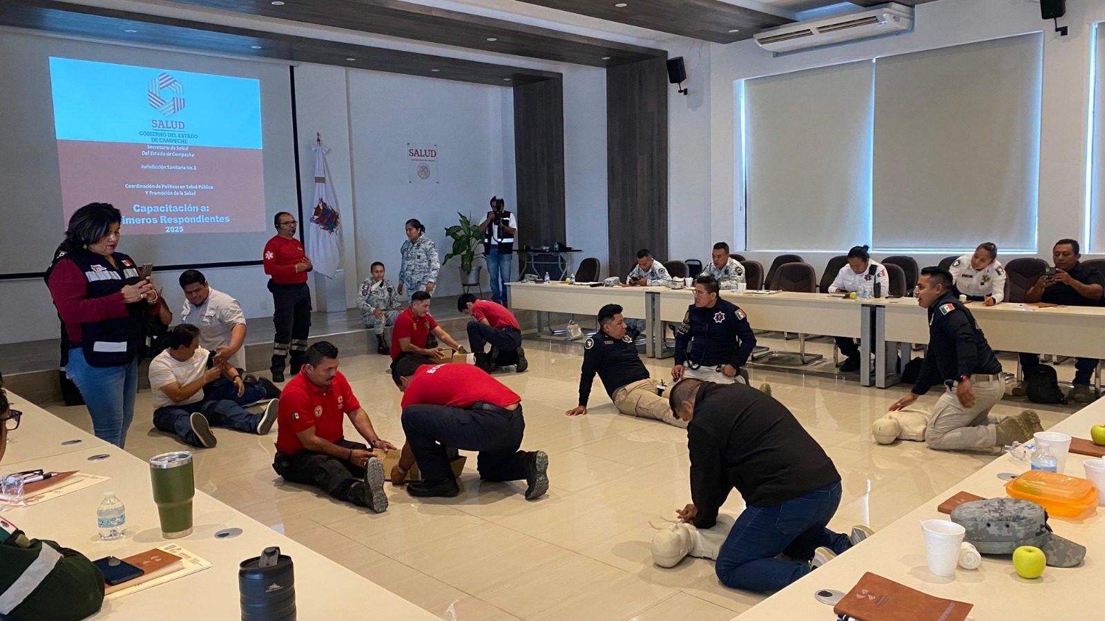 CAPACITAN A TRABAJADORES COMO PRIMEROS RESPONDIENTES ANTE EMERGENCIAS