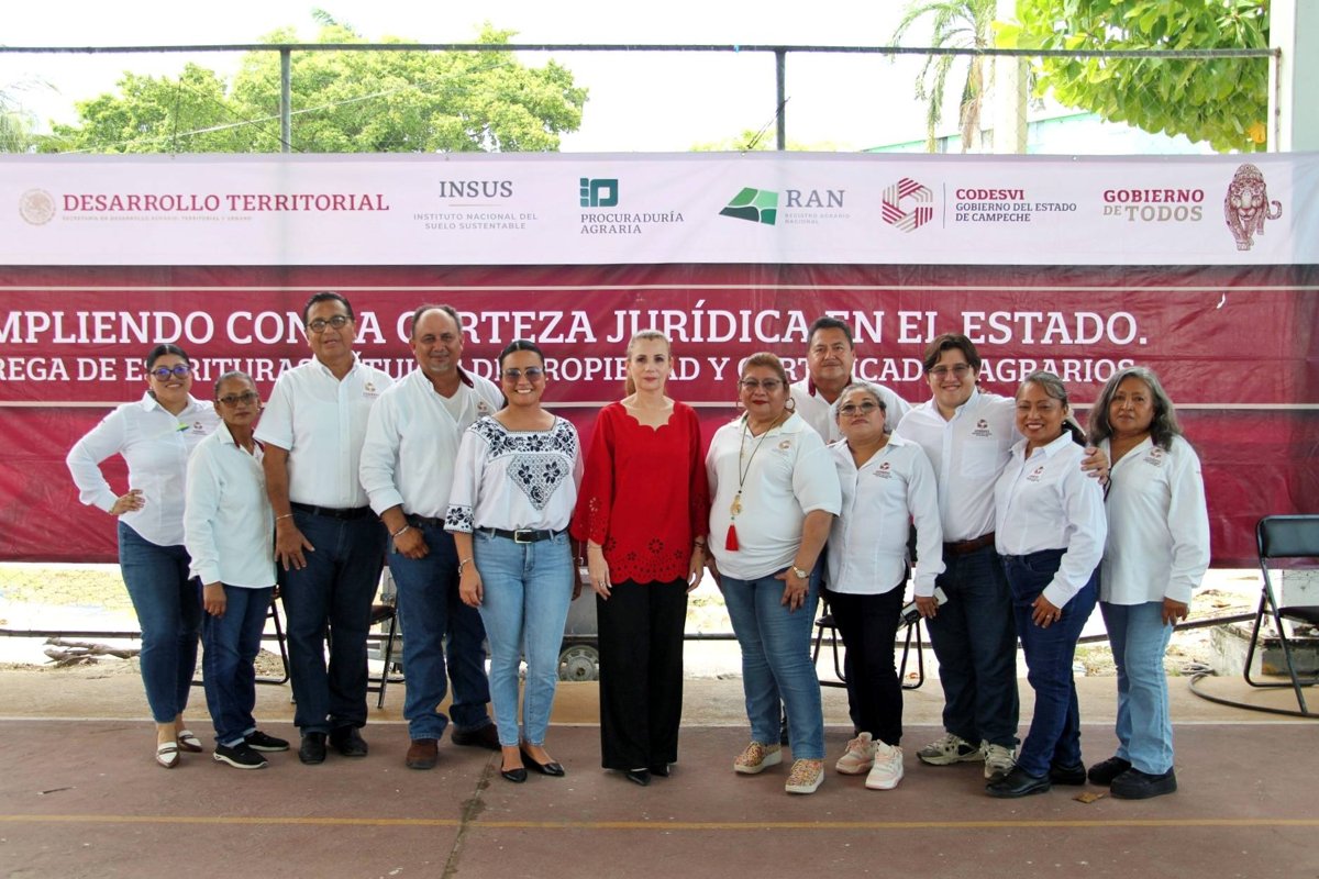 AVANZA CAMPECHE EN JUSTICIA SOCIAL Y CERTEZA JURÍDICA: SE ENTREGAN ESCRITURAS PÚBLICAS Y TÍTULOS DE PROPIEDAD EN CARMEN