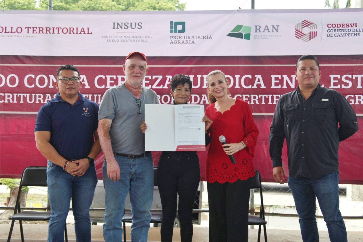AVANZA CAMPECHE EN JUSTICIA SOCIAL Y CERTEZA JURÍDICA: SE ENTREGAN ESCRITURAS PÚBLICAS Y TÍTULOS DE PROPIEDAD EN CARMEN