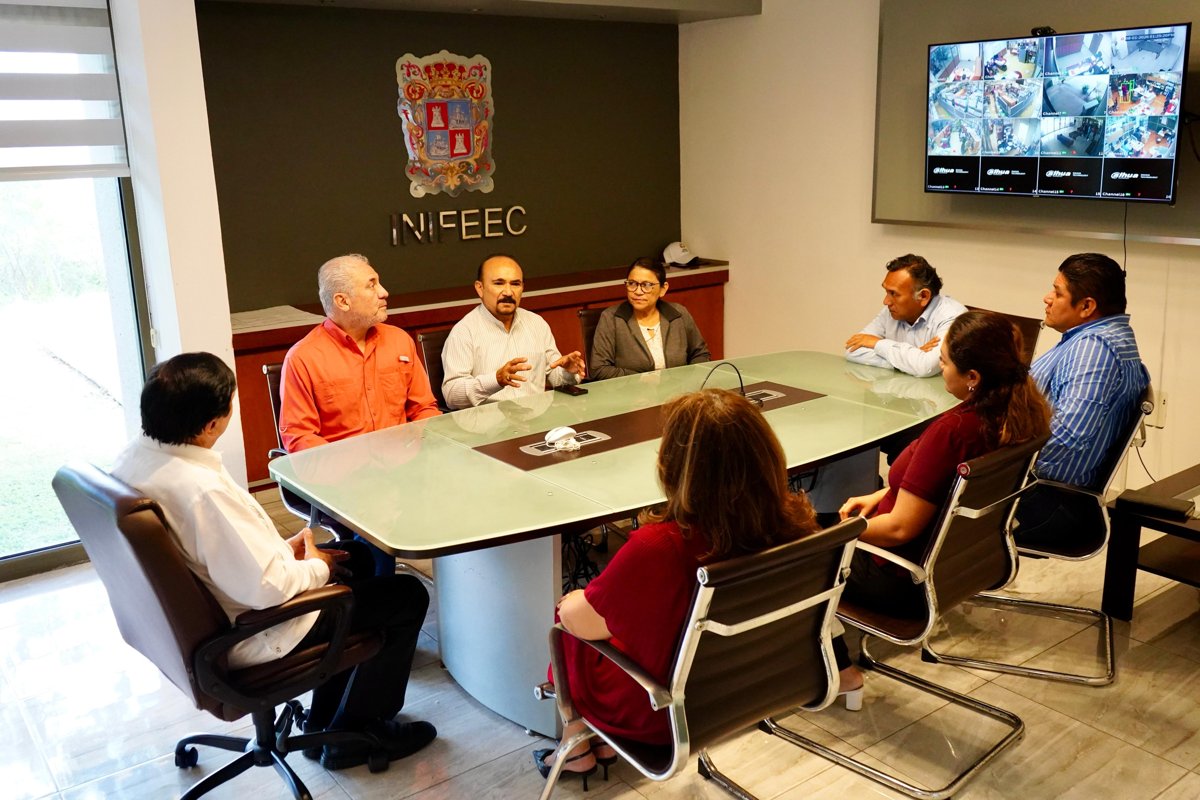 SE REÚNE SECRETARIO DE EDUCACIÓN, VÍCTOR SARMIENTO, CON NUEVA TITULAR DEL INIFEEC