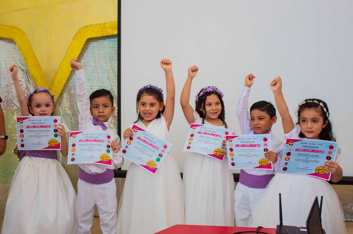 ENTREGA DE CERTIFICADOS 3ERO PREESCOLAR CENDI ISSSTECAM