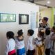 NIÑAS Y NIÑOS CENDI ISSSTECAM VISITAN EXPOSICIÓN DE CARTILLAS DE LOTERÍA EN CIAM