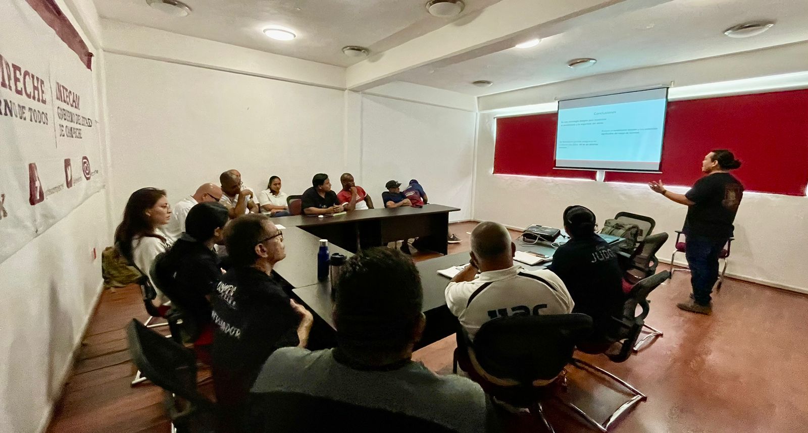 CAPACITAN A ENTRENADORES DEL INSTITUTO DEL DEPORTE DE CAMPECHE