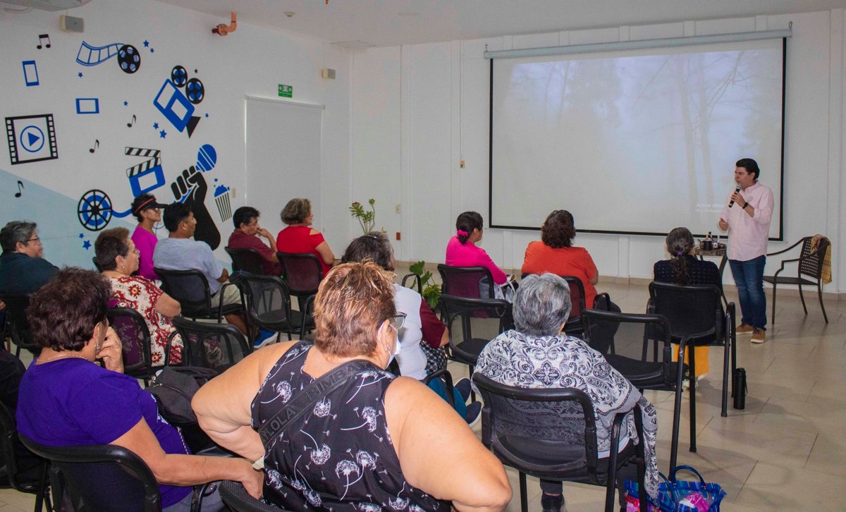 "LA RARA DEL BARRIO" Y CHARLA "EL NIDO VACÍO" POR EL MES DE LA MUJER EN EL CIAM ISSSTECAM