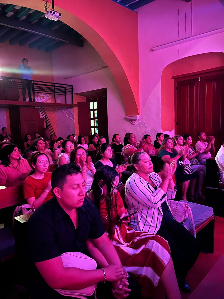 SERENATA PARA MAMÁ LLENA DE EMOCIÓN EL CLAUSTRO CON LOS HERMANOS CHE MEX