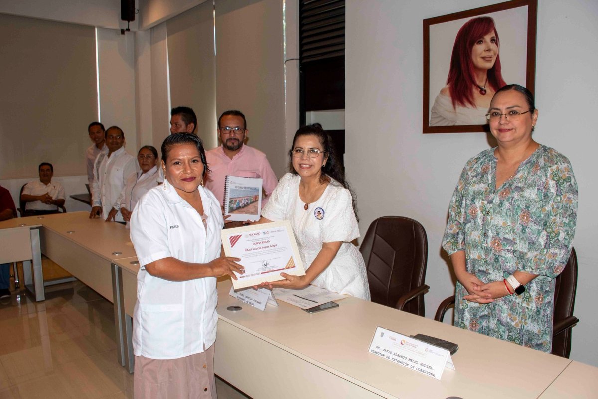 RECIBEN CONSTANCIAS 10 NUEVOS PARS DE CANDELARIA, CALAKMUL Y CAMPECHE